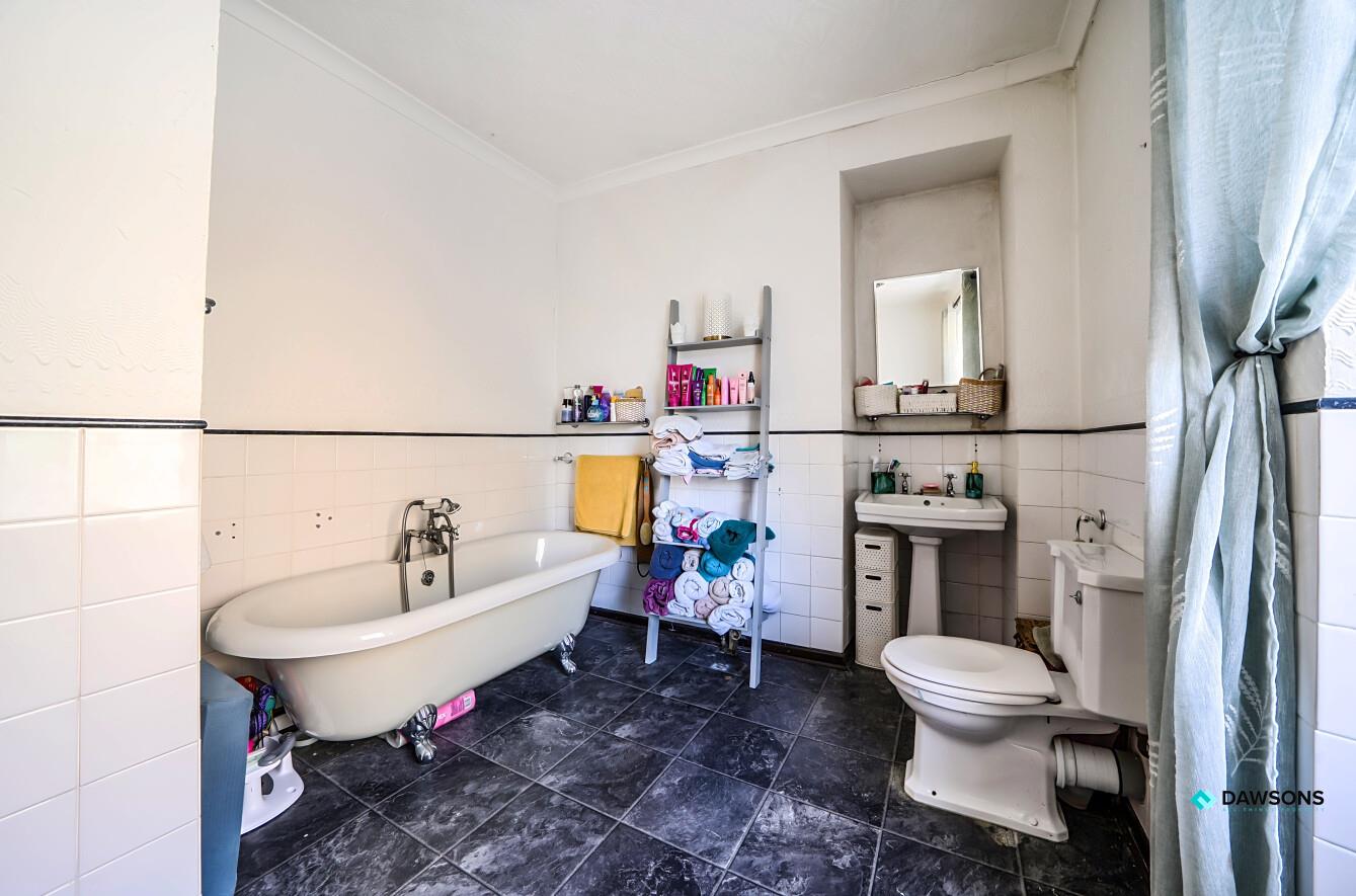 Cwmbach Road, Llanelli, SA15 4PN